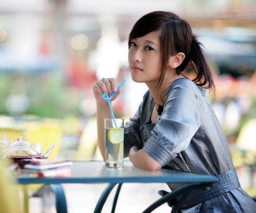 翰林院吃瓜美女,揭秘美女生吃瓜背后的故事