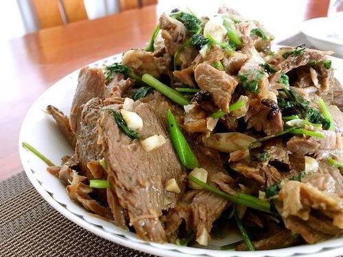 介休卖驴肉吃瓜,驴肉飘香，吃瓜群众乐翻天