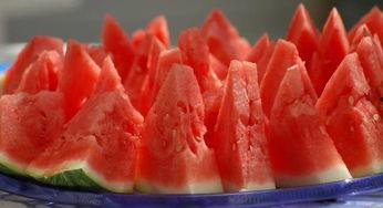 同学吃的瓜视频,同学“吃瓜”视频背后的故事